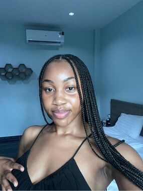 Meet your Posher, Ezinwa